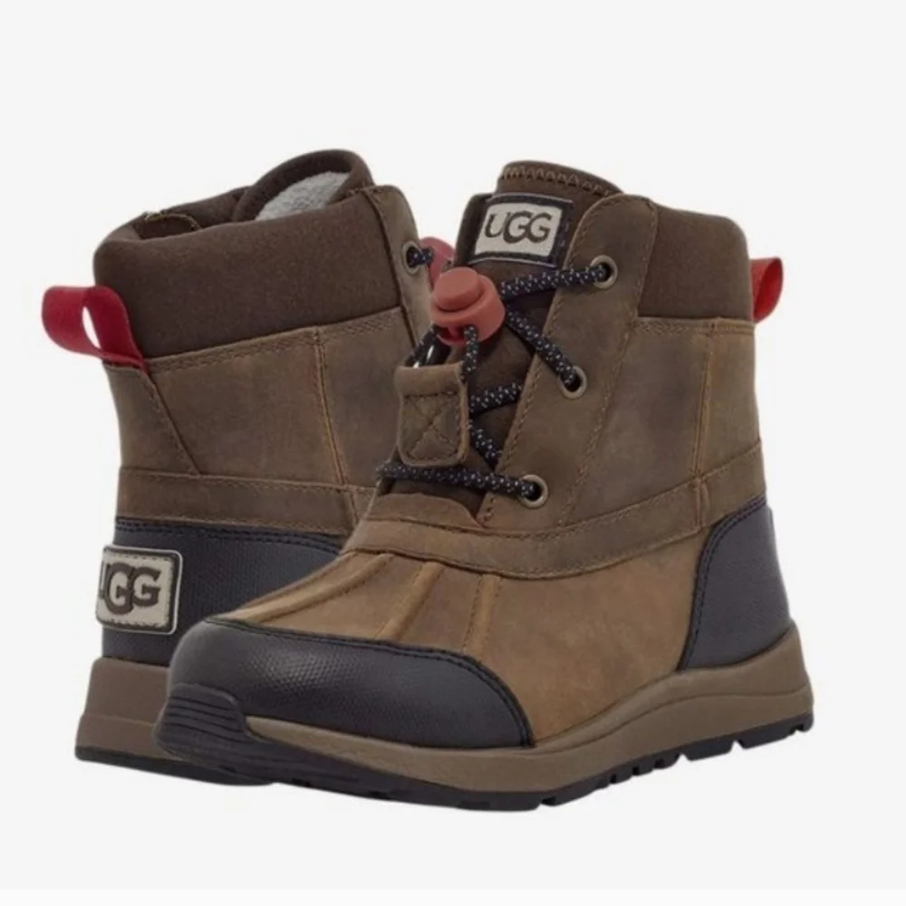 UGG Turlock Boots Leather Weather Size 2 Little Kid Walnut